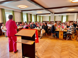 gut besuchter Saal